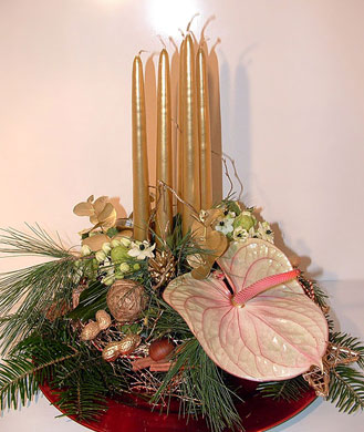 Kar&aacute;csonyi aj&aacute;nd&eacute;kkos&aacute;r, asztald&iacute;sszel, Martinivel &eacute;s Lindt csokival