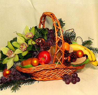 Kar&aacute;csonyi aj&aacute;nd&eacute;kkos&aacute;r, asztald&iacute;sszel, Martinivel &eacute;s Lindt csokival