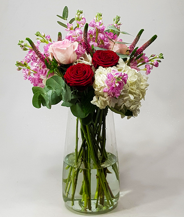 Virágposta - Szeretni téged - vörös rózsákkal és rózsaszín virágokkal