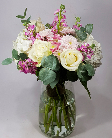 Virágposta - Tiszta szépség - fehér rózsákkal és rózsaszín virágokkal