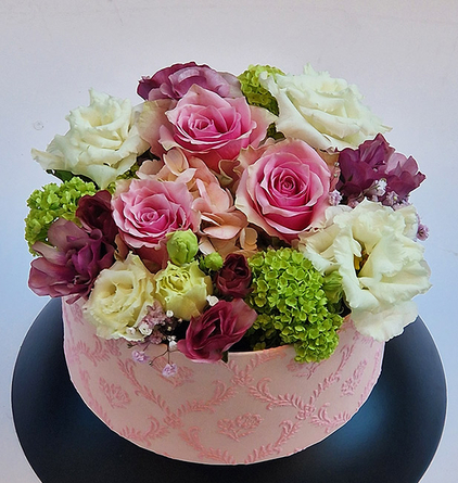 Virágposta - Virágbox rózsákkal és habbal!