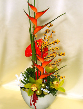 Virágposta - Egzotikus karácsonyi virágtál orchideákkal, helikóniával