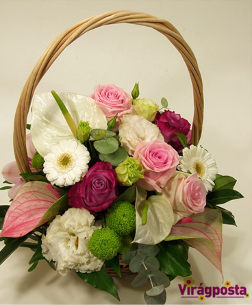 Virágposta - Virágkosár rózsaszín rózsákkal és anthuriumokkal